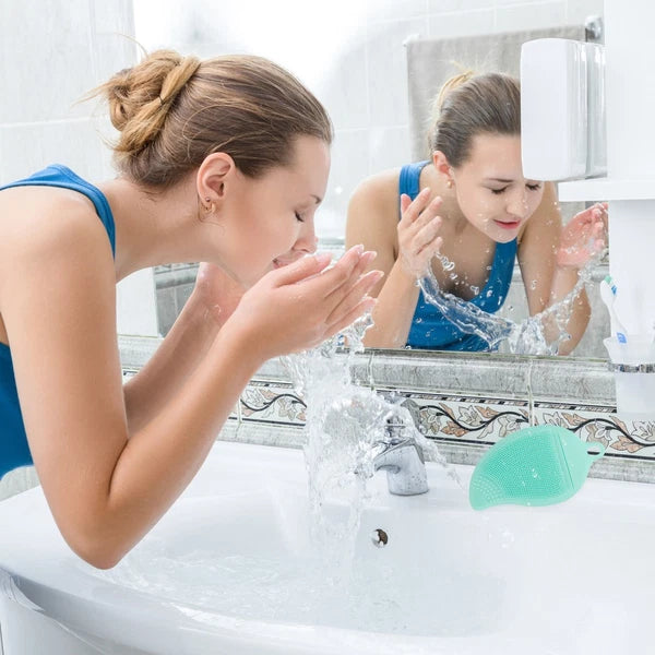 Wash Your Face and Remove Blackhead Massage Brush Facial Cleaning Miss Scrub