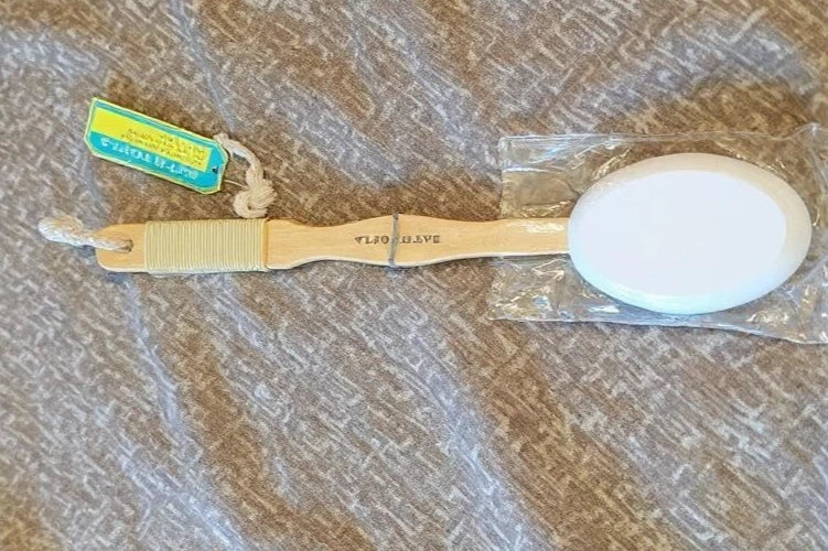 Bathtopia Long Handle Back Scrubber Bath Brush Wooden Handle White Pad Body Wash