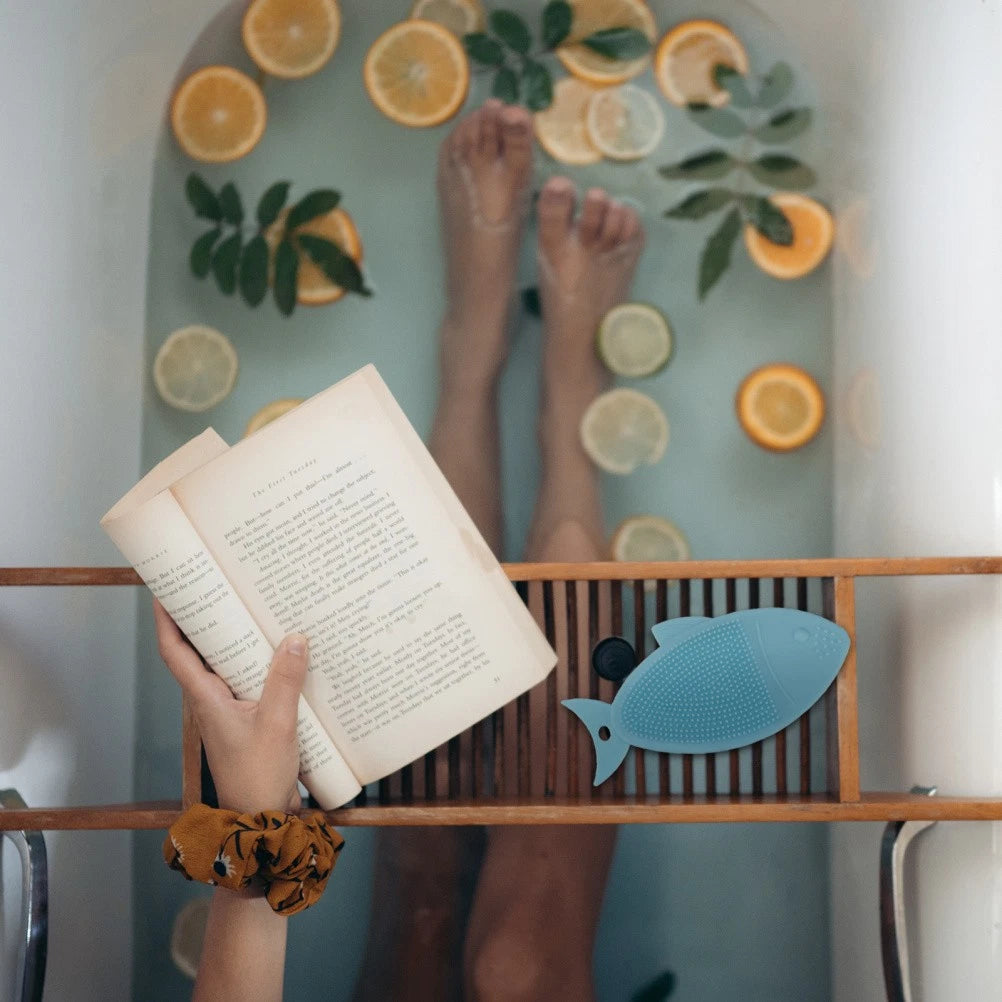 Fish-shaped Bath Brush Child Baby Cleansing Shower Scrubber for Body Silicone